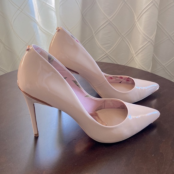 Ted Baker Nude Pink Patent Leather Heels- rose gold embellishments fits like 8.5 - Picture 7 of 9